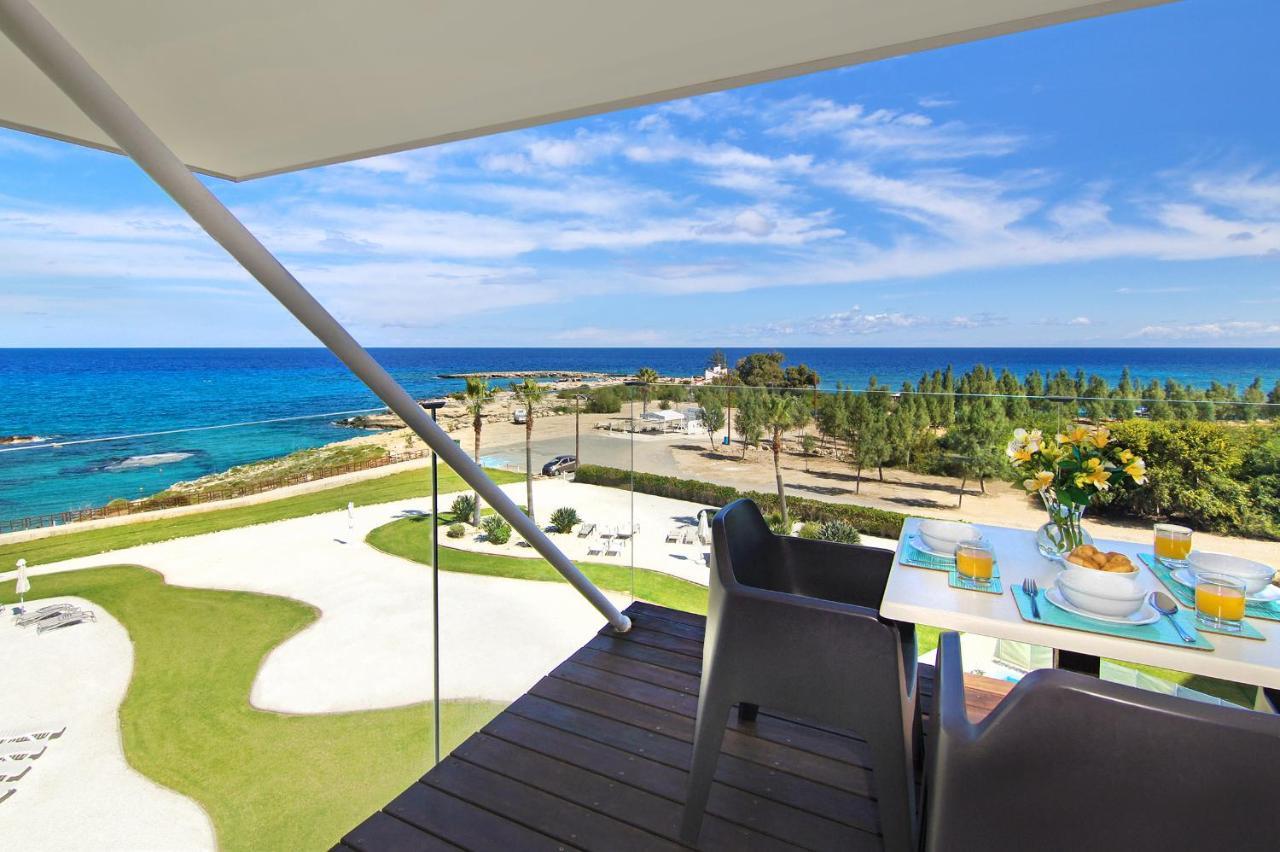 Apartment Josephine - Beachfront プロタラス エクステリア 写真