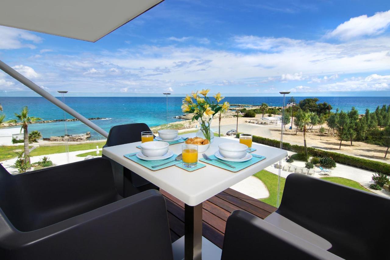 Apartment Josephine - Beachfront プロタラス エクステリア 写真