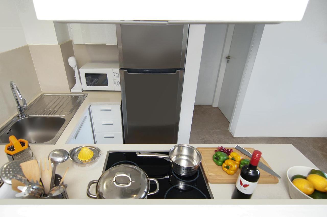 Apartment Josephine - Beachfront プロタラス エクステリア 写真