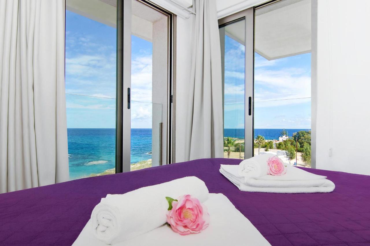 Apartment Josephine - Beachfront プロタラス エクステリア 写真