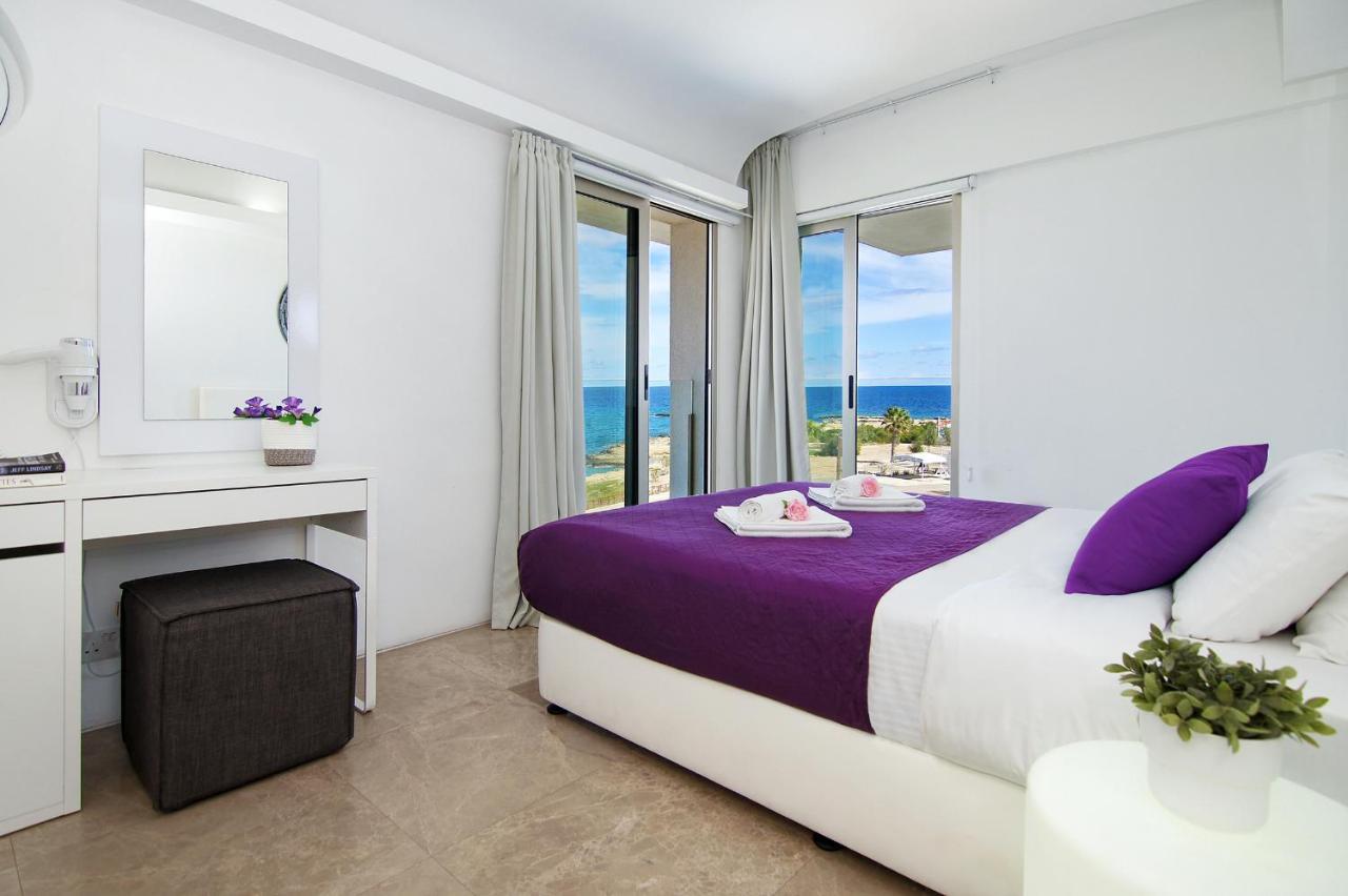 Apartment Josephine - Beachfront プロタラス エクステリア 写真